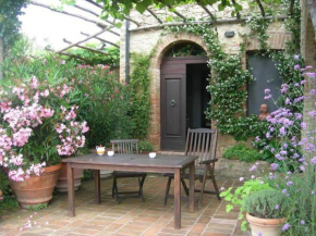 MIMOSA at Pietraie a nice studio with terrace on the Valley Montecastelli
